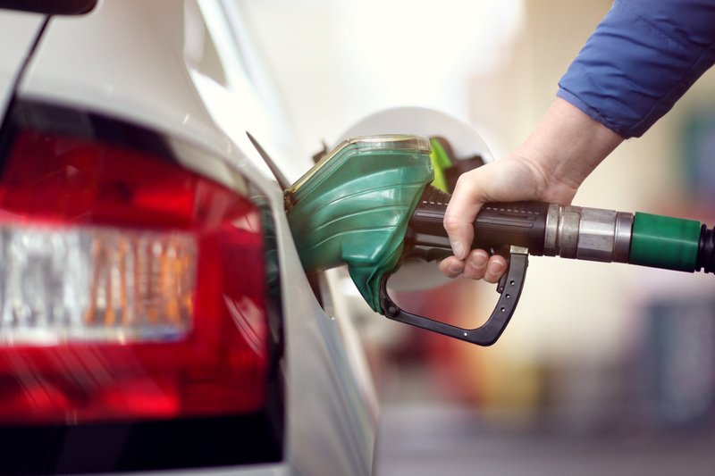 Cumpărătorii se reîntorc la motoarele cu combustie internă, din cauza diminuării entuziasmului pentru vehicule electrice 1 wp header logo 1246