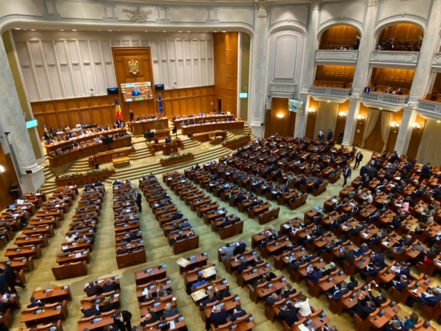 Moțiunea de cenzură împotriva Guvernului Bolojan este dezbătută acum în Parlament 1 wp header logo 1700