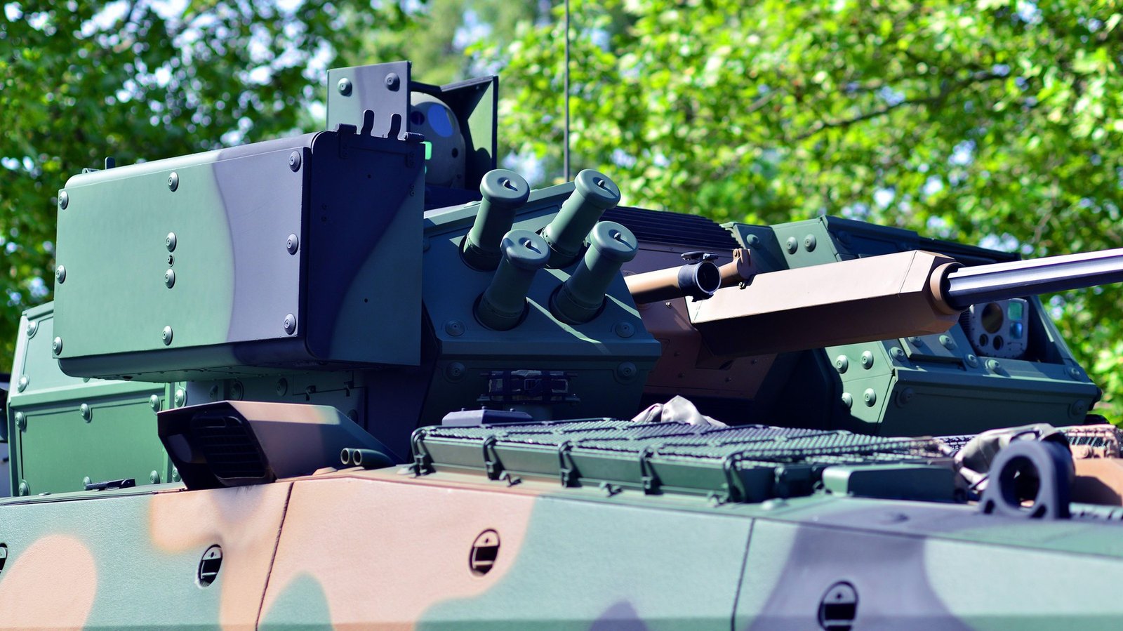 Guvernul de la Varşovia cumpără o oţelărie pentru a o converti în fabrică de blindaje militare: „Polonia nu-şi putea permite ca oţelăria să cadă în mâini greşite” 1 wp header logo 2500