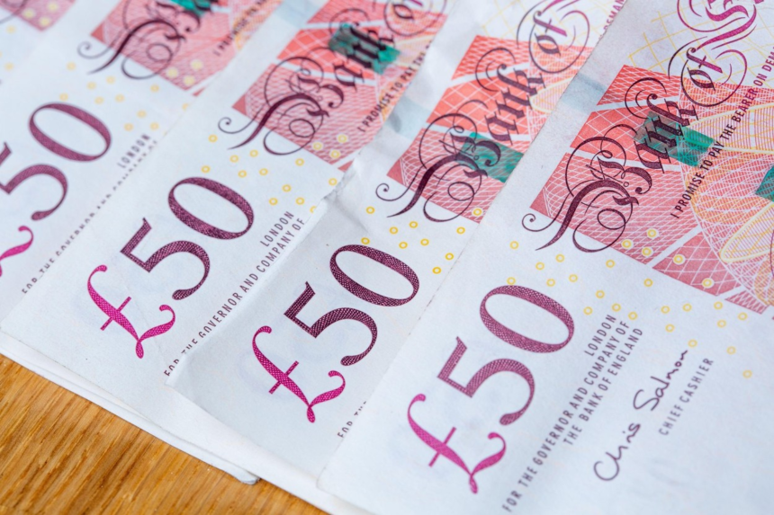 Doi români au fost trimiși în judecată, după ce ar fi păgubit Guvernul Marii Britanii cu peste un milion de lire 1 wp header logo 2718