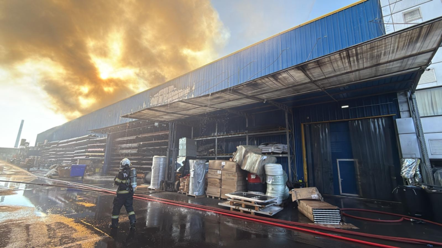 Incendiu major în Sectorul 6: Intervenție amplă a pompierilor 1 wp header logo 3251