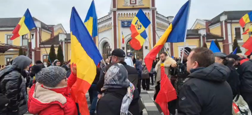 Tensiuni la Alba Iulia de 1 Decembrie: incidente la Monumentul Unirii, Simion și Georgescu mobilizează mii de oameni 1 wp header logo 53