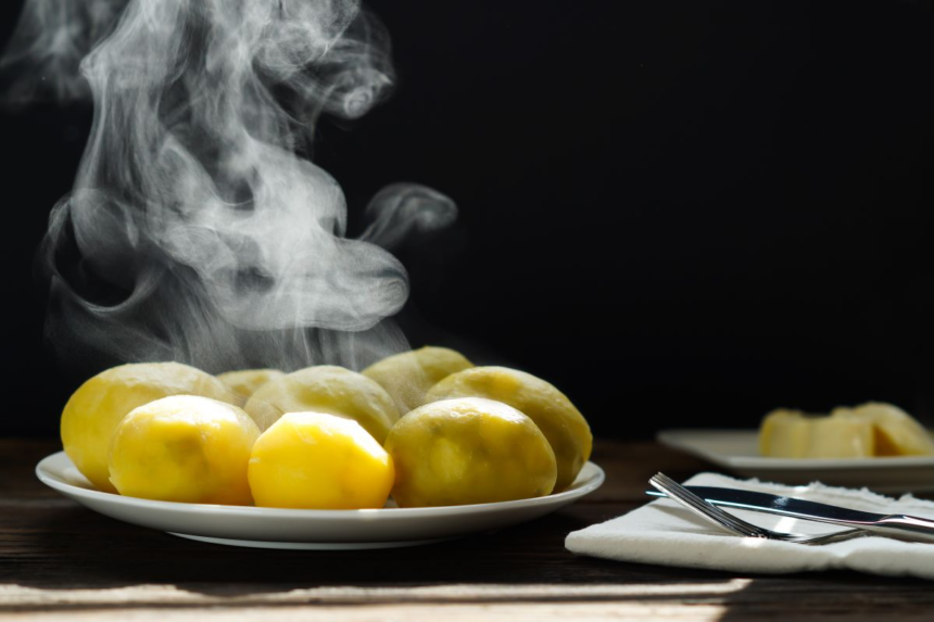 Cum să fierbi cartofii mult mai repede. Ce poți să adaugi în oală? 1 wp header logo 1228