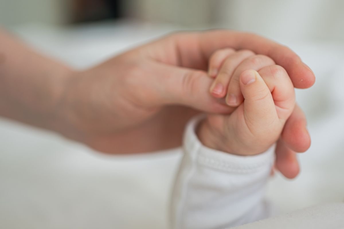 Un bebeluș a murit la două zile de la nașterea într-o maternitate privată din Craiova. Părinții fac acuzații grave: „Copilul s-a născut sănătos” 1 wp header logo 1362