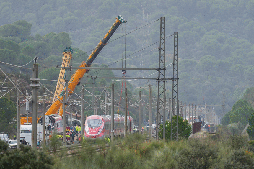 Încă un accident feroviar în Spania: Un tren s-a izbit de o macara de construcţii. Mai multe persoane sunt rănite 1 wp header logo 2107