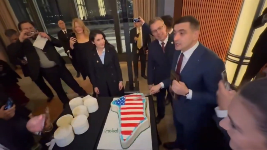 Reacția lui George Simion după episodul tortului în forma Groenlandei, acoperit cu steagul Statelor Unite 1 wp header logo 2109