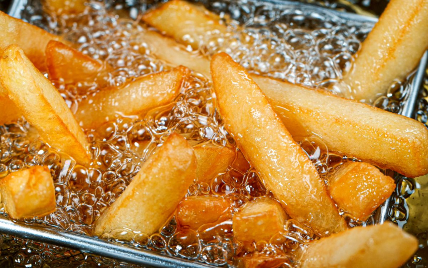 Așa faci cei mai buni cartofi prăjiți acasă. Secretul texturii ca la fast-food! 1 wp header logo 2643