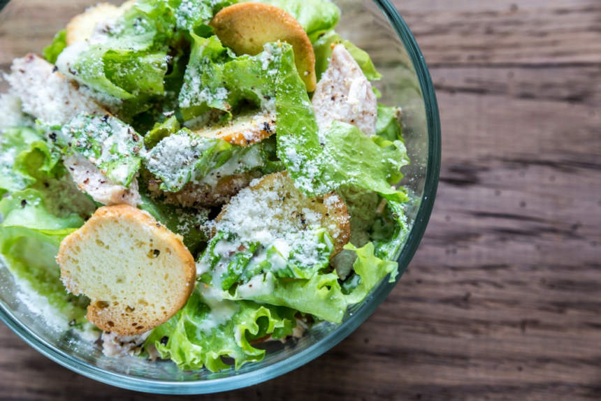 Cum să faci salată Caesar dacă nu ai carne de pui? Secretele pentru gustul perfect obținut acasă 1 wp header logo 1097