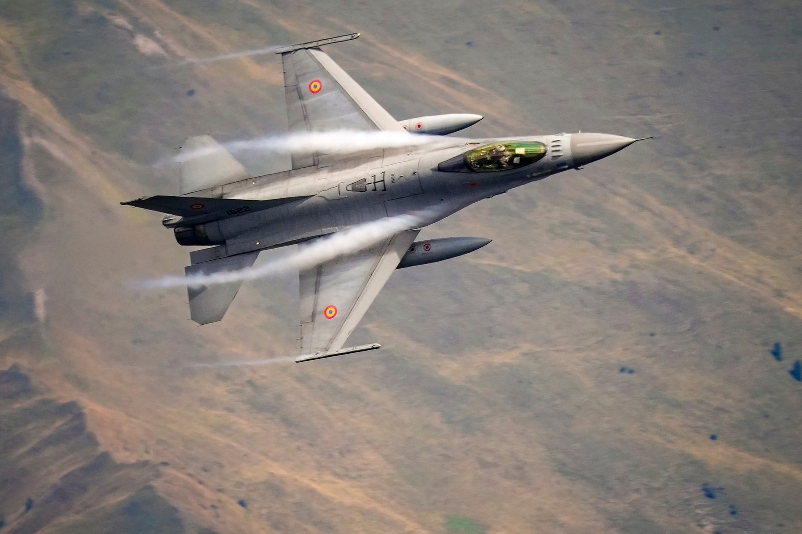 Miruță: Patru piloţi de F-16 trimişi la pregătire în SUA au primit 575.000 de dolari pentru închiriere de maşini. Ce a făcut ministrul 1 wp header logo 1432