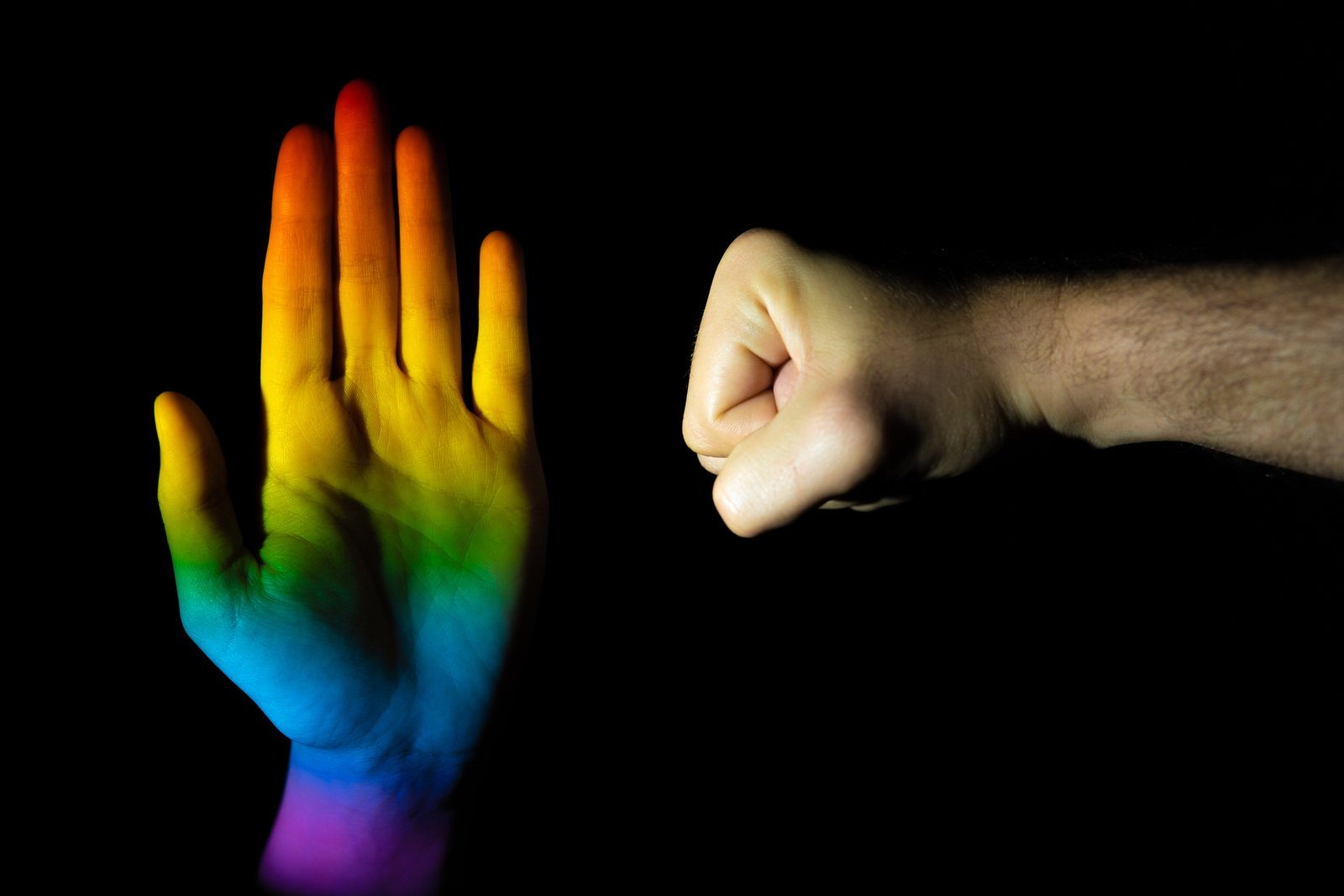 „Persoanele LGBTQ+, ținta unui atac orchestrat în Europa”. Discurs împotriva comunității din România în campania prezidențială (raport) 1 wp header logo 2083
