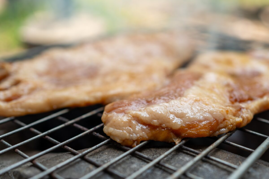 De ce să renunți la cărbuni când faci ceafă la grătar. Secretul care schimbă complet gustul cărnii 1 wp header logo 2170