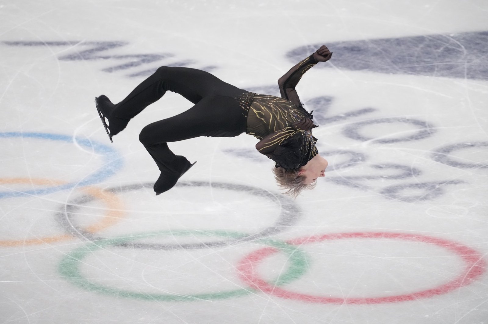 Ilia Malinin a intrat în istoria patinajului cu un salt înapoi. Acum 28 de ani Surya Bonaly a fost sancționată pentru aceeași mișcare 1 wp header logo 735