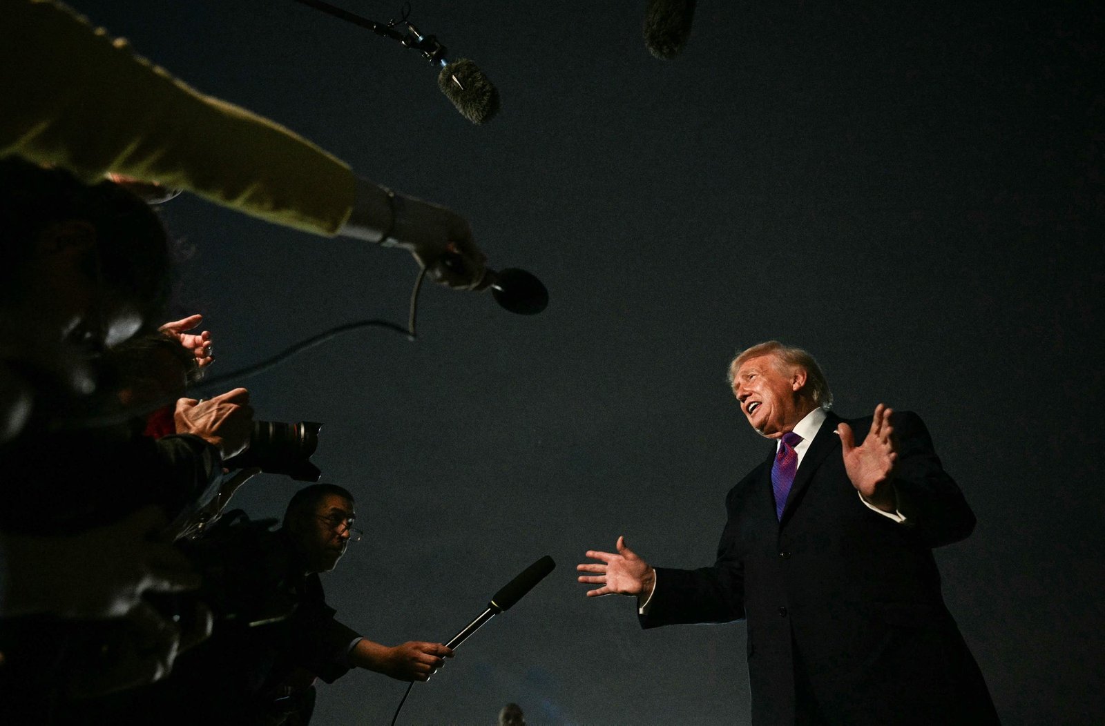 Trump își pierde interesul pentru negocierile privind Ucraina, concentrându-se pe Iran. „Nu e nimic de discutat” (Financial Times) 1 wp header logo 1089
