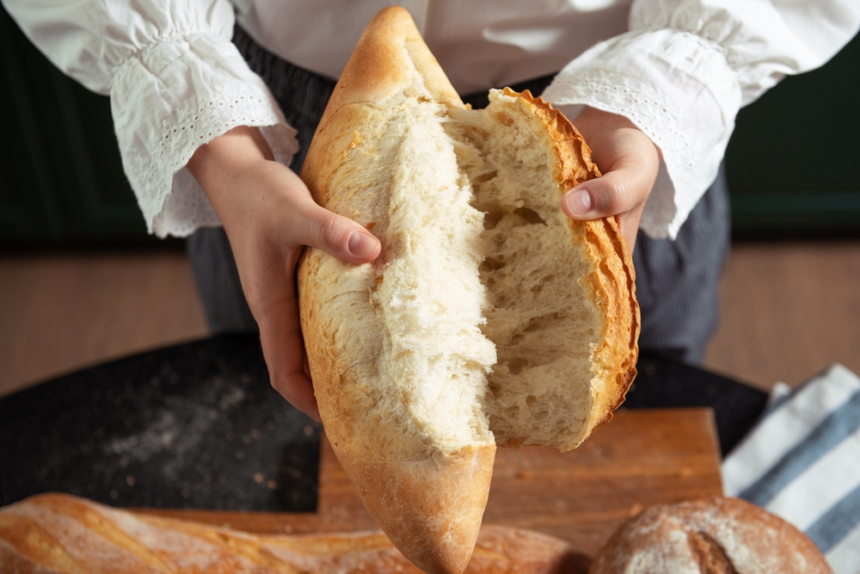 Pâinea s-ar putea scumpi cu până la 10% până la finalul lunii, pe fondul creșterii prețurilor carburanților. Ce spun producătorii 1 wp header logo 1393