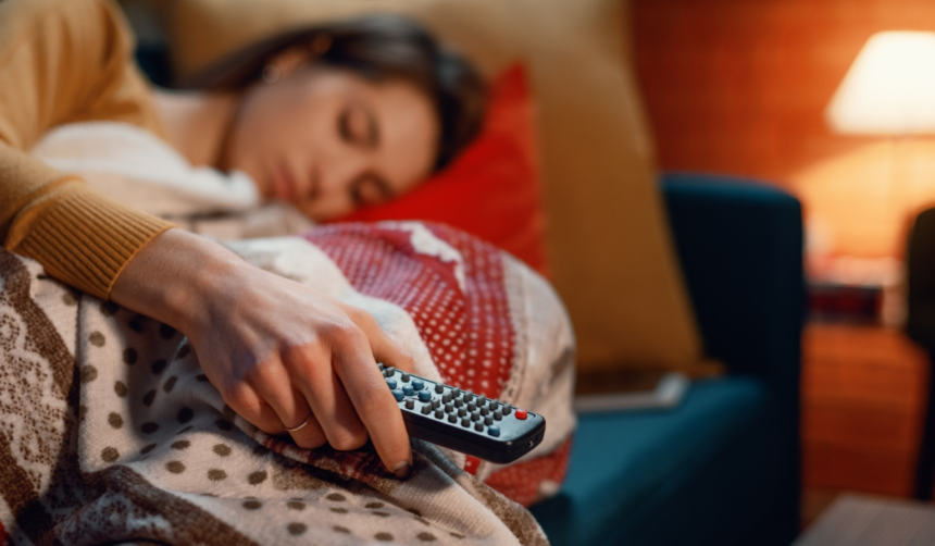 Dormiți cu lumina aprinsă sau cu televizorul pornit? Medicii spun că acest obicei poate perturba echilibrul hormonal și metabolismul 1 wp header logo 1400
