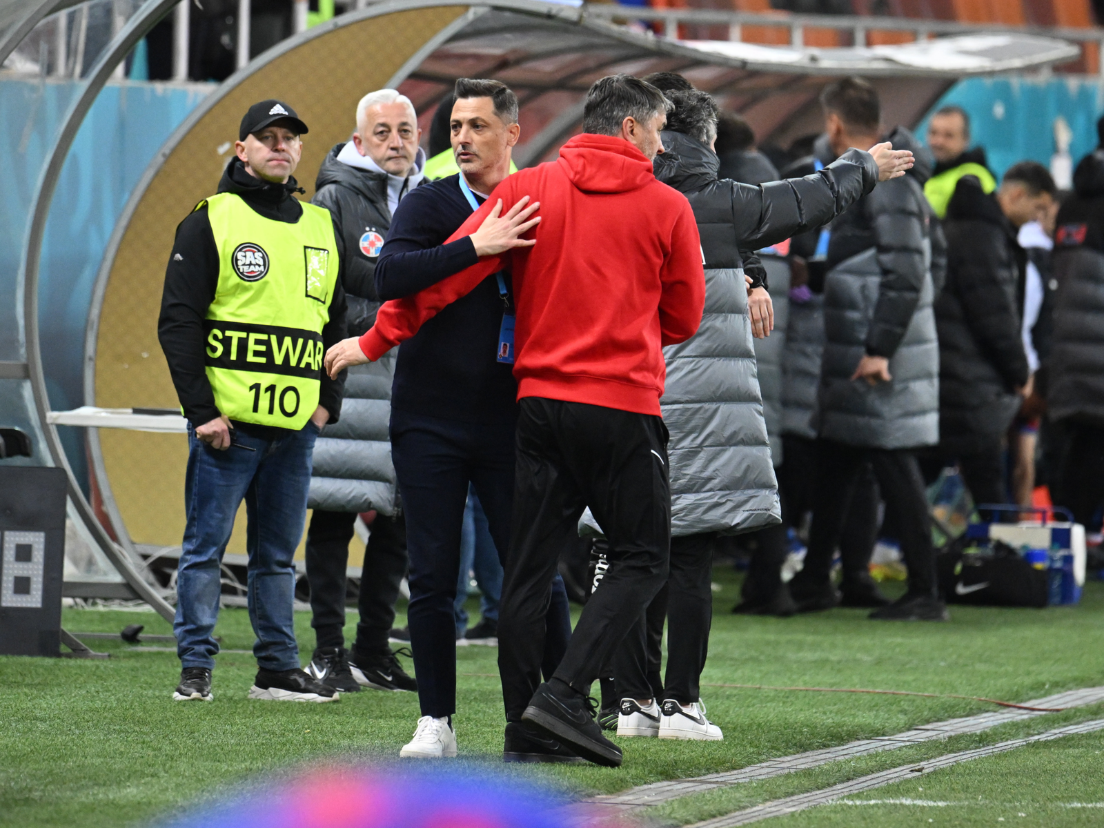 Ce înseamnă, de fapt, "revoluția" lui Rădoi? 5 idei despre jocul FCSB-ului după victoria cu UTA 1 wp header logo 1480