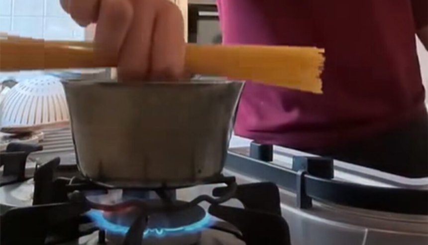 Ce faci dacă nu încap spaghetele în oală. Micul truc pe care orice italian îl știe 1 wp header logo 150