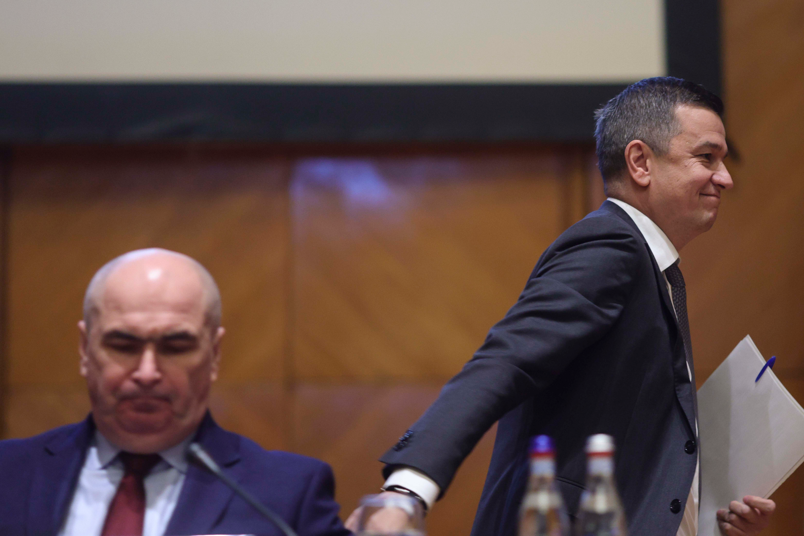 „L-ați văzut pe Bolojan cum era ca peștele în apă la Congresul USR?” | Sorin Grindeanu, în ședința conducerii PSD (stenograme) 1 wp header logo 1670