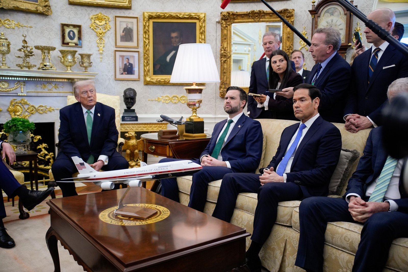 Cine va veni după Donald Trump în viitoarele alegeri din SUA, din partea republicanilor: duelul Marco Rubio - JD Vance 1 wp header logo 1990