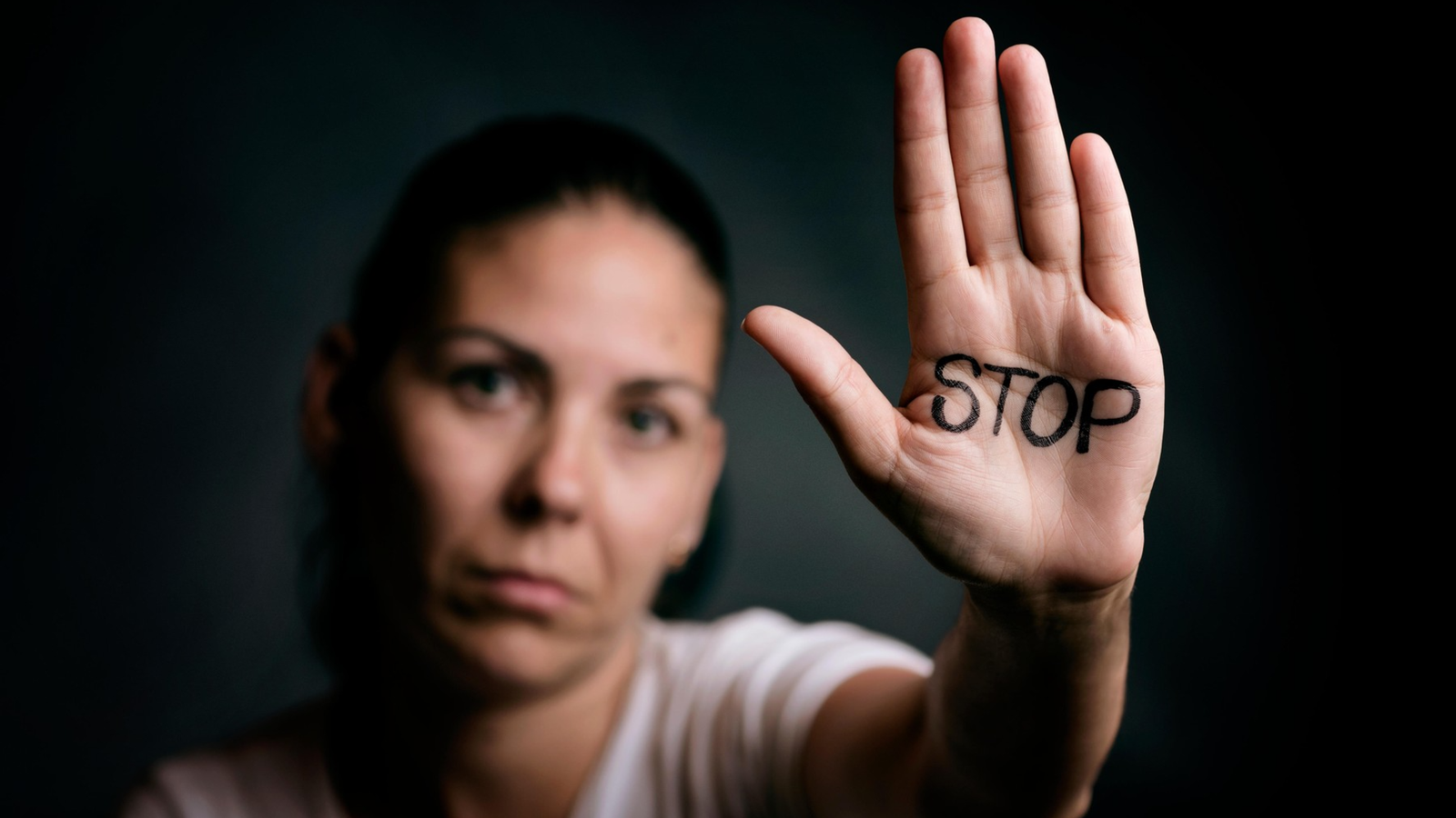 Legea femicidului poate face diferența dintre moarte și viață. Victimă: „A zis că după ce se trezește mă omoară” 1 wp header logo 2003