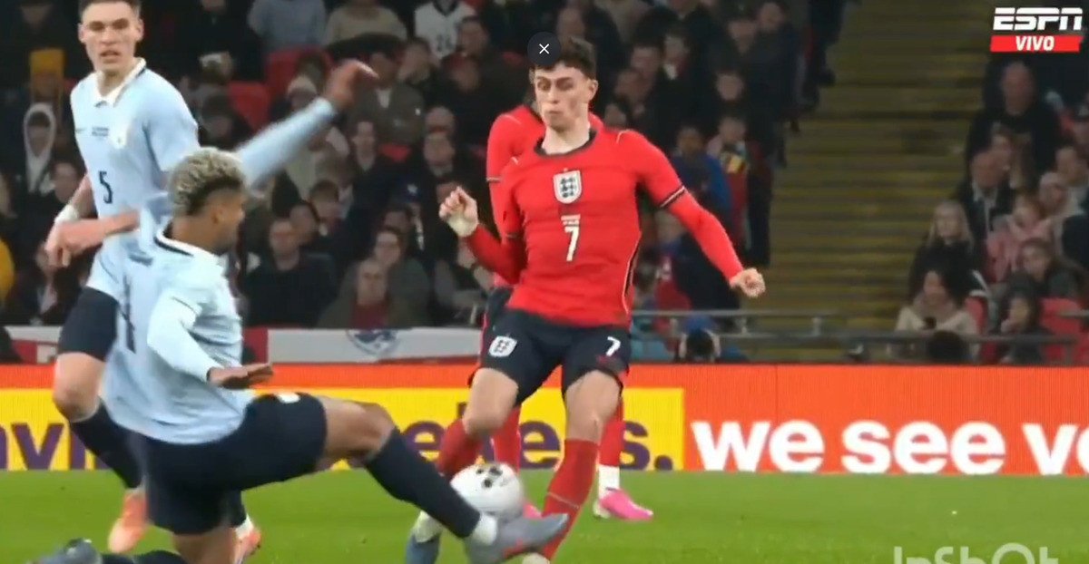 Ronald Araujo, fault criminal asupra lui Phil Foden. Decizia incredibilă a arbitrului + Reacția englezilor 1 wp header logo 2129