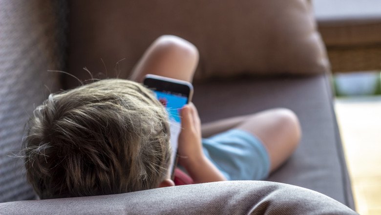 Studiu: Copiii care petrec peste trei ore pe zi pe rețelele sociale sunt mai predispuși la anxietate și depresie în adolescență 1 wp header logo 2206
