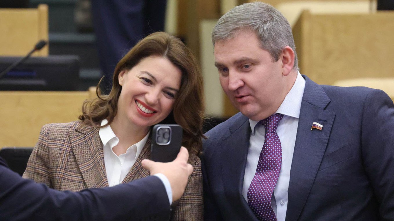 Apple blochează conturile deputaților ruși: „Sancțiuni împotriva ticăloșilor” 1 wp header logo 238