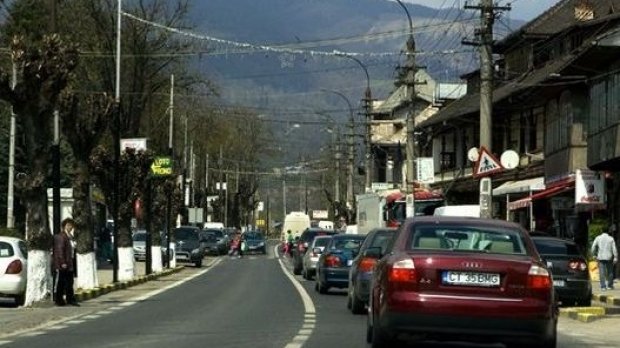 Pericol pe DN1: un zid din apropierea primăriei Comarnic stă să se prăbușească pe șosea. Ce spun autoritățile 1 wp header logo 586