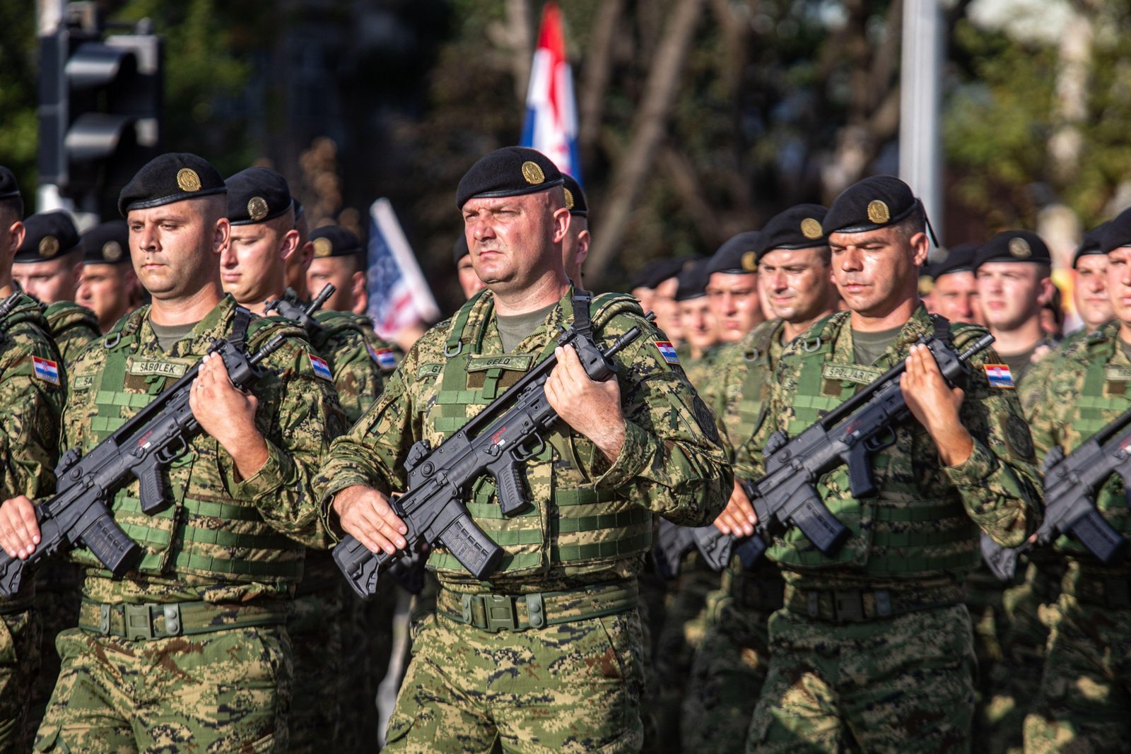 Țara din UE în care sute de tineri vin la recrutare după reintroducerea serviciului militar obligatoriu. Cât câștigă lunar un recrut 1 wp header logo 649