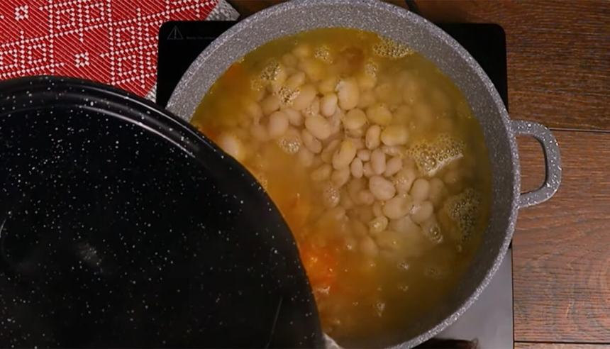 Care este condimentul care nu trebuie pus niciodată în ciorba de fasole. Îi strică tot gustul 1 wp header logo 807