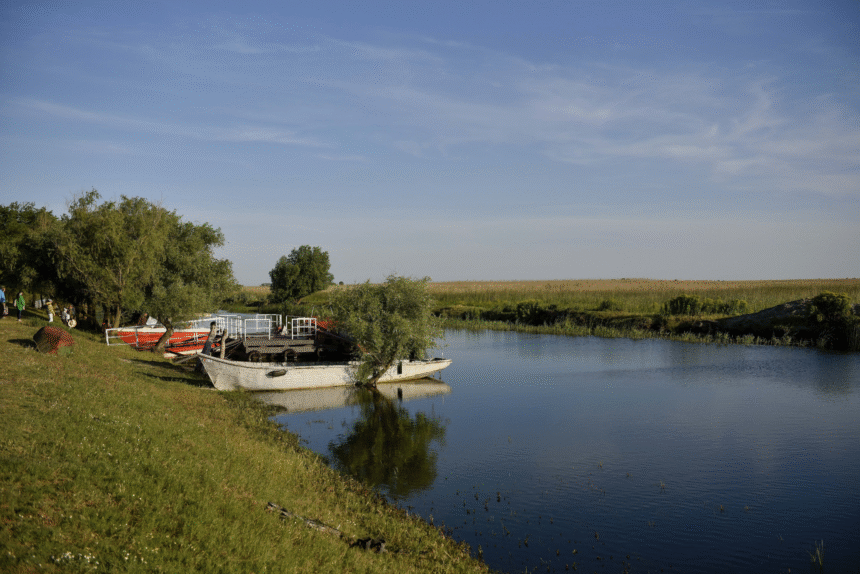 Incident naval pe Canalul Sulina. O ambarcaţiune aflată la ancoră s-a scufundat, după ce a fost lovită de un remorcher 1 wp header logo 822