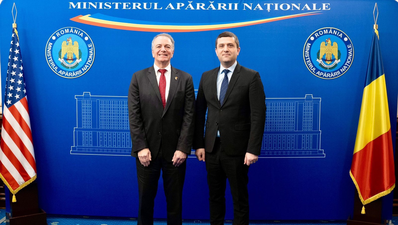 Ministrul Apărării s-a întâlnit cu noul ambasador al SUA: „România este un promotor ferm al Parteneriatului Strategic cu Statele Unite” 1 wp header logo 942