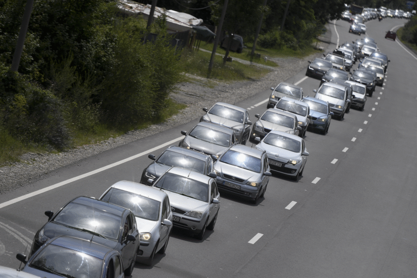 Aglomerație pe Valea Prahovei după minivacanța de Paște: se circulă bară la bară între stațiuni. Poliția recomandă rute alternative 1 wp header logo 1006