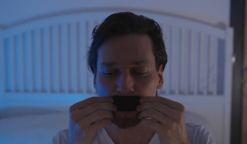 Metoda neobișnuită folosită de un medic pentru un somn neîntrerupt: își lipsește gura înainte de culcare 1 wp header logo 1205