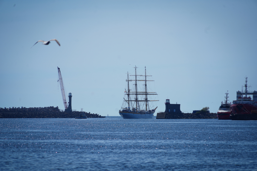 Nava-şcoală „Mircea” a plecat din Portul Militar Constanţa în marşul internaţional de instrucţie. Urmează să ajungă la New York 1 wp header logo 1263