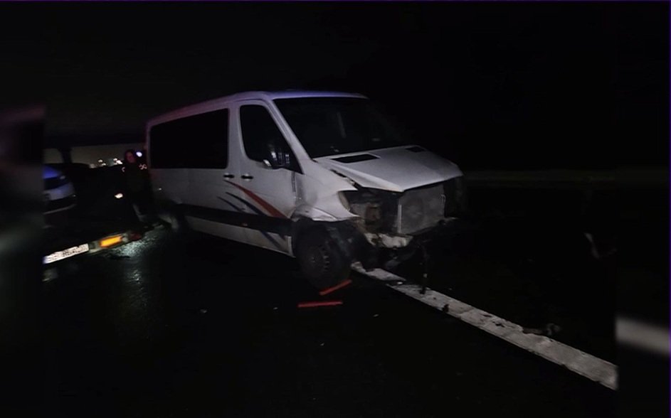 Microbuz implicat într-un accident grav pe A1. Cinci oameni au ajuns la spital 1 wp header logo 152