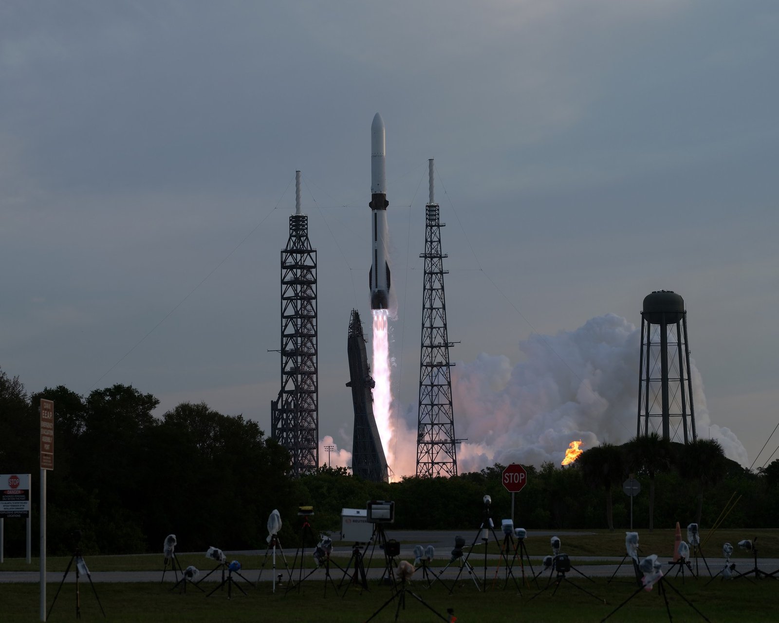 Compania spațială Blue Origin lansează pentru prima dată o rachetă echipată cu un motor reutilizabil 1 wp header logo 1549