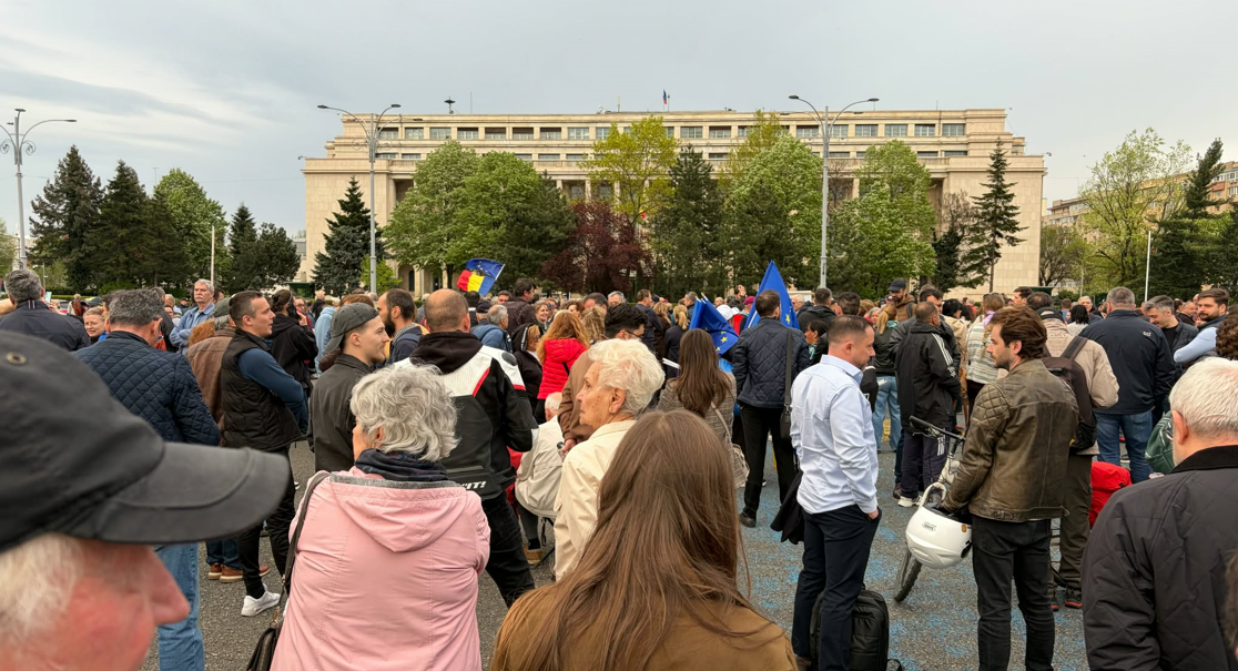 Premierul Ilie Bolojan le-a mulțumit celor care au manifestat în fața Guvernului 1 wp header logo 1634
