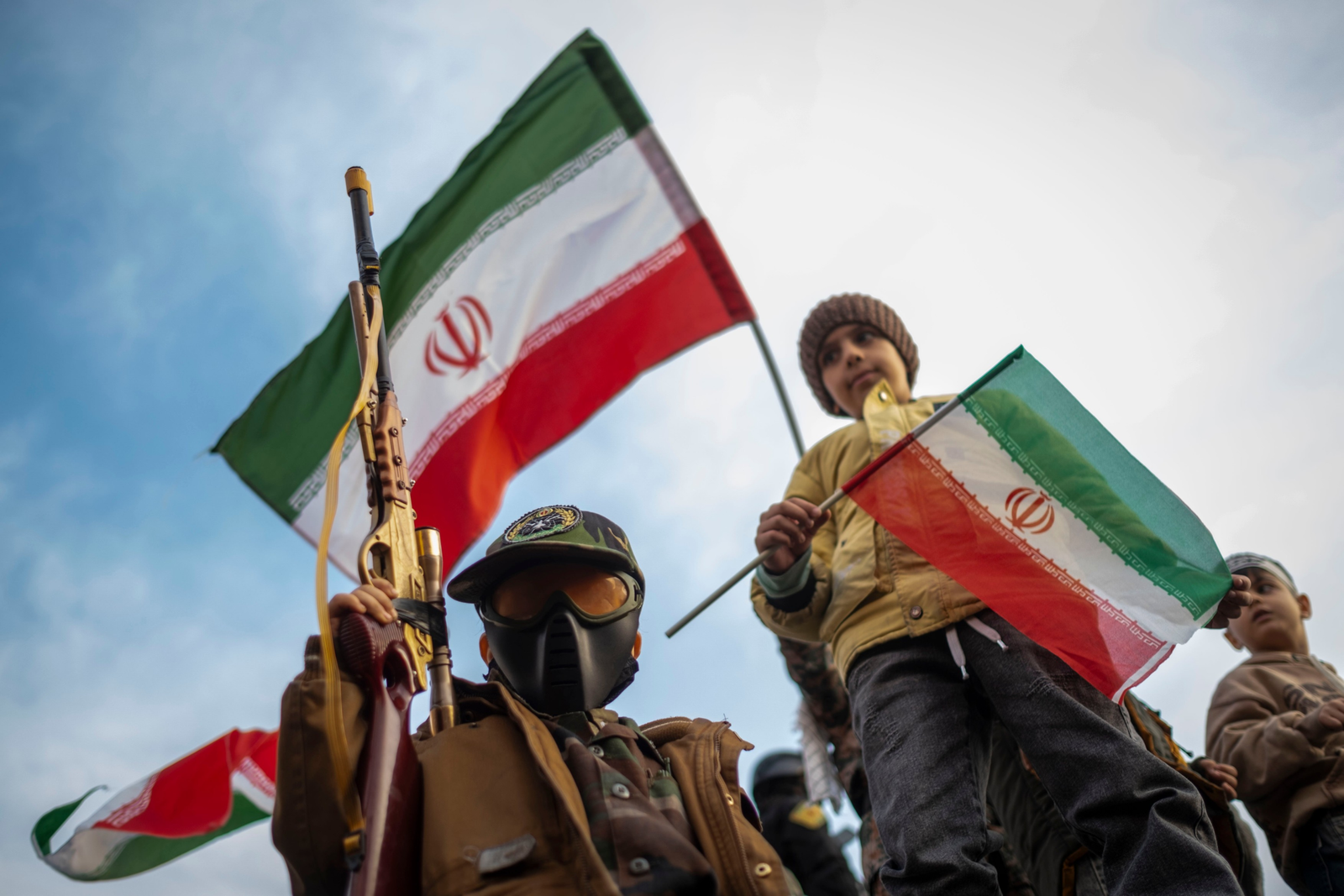 Măsuri disperate în Iran înaintea unei posibile invazii terestre. Teheranul a început recrutarea copiilor 1 wp header logo 181