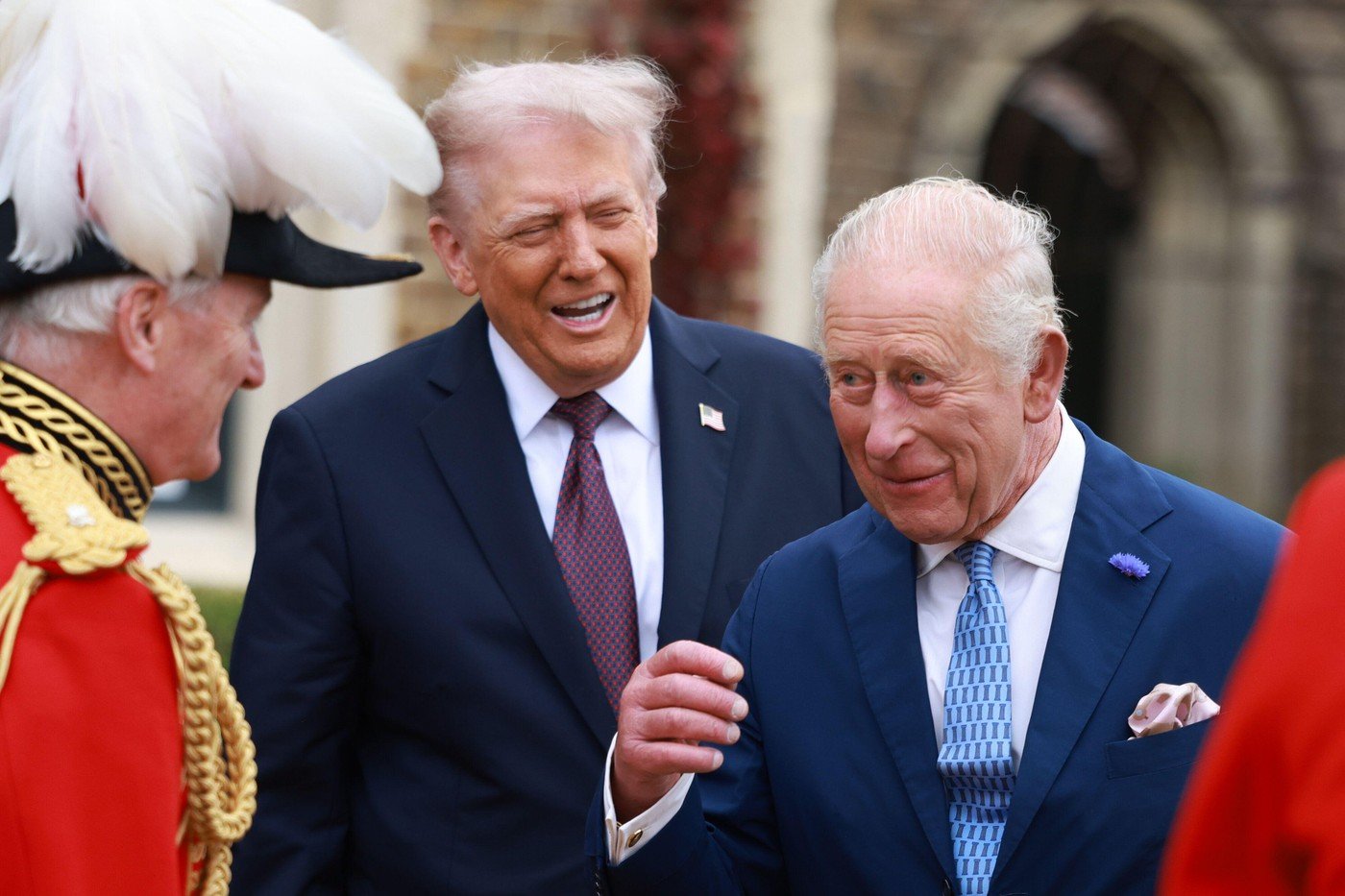 Trump îl laudă pe regele Charles și spune că vizita lui poate repara relaţia din Regatul Unit și SUA: „Este un om fantastic” (BBC) 1 wp header logo 1883
