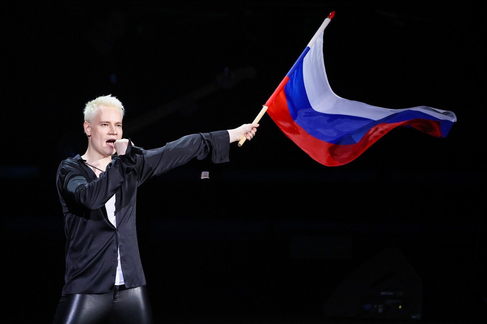 Starul pop preferat al Kremlinului „nu este suficient de rus”: care e problema cu Iaroslav Dronov, cunoscut sub numele „Shaman” 1 wp header logo 244