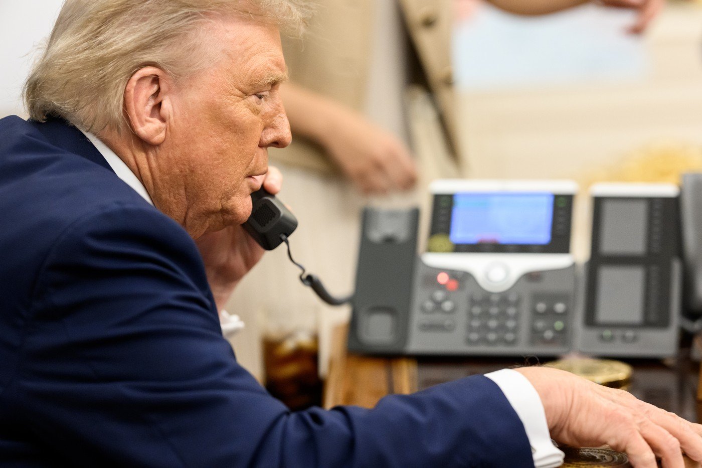 Donald Trump i-a felicitat pe astronauţii misiunii Artemis 2: „Sunteţi cu adevărat extraordinari. Astăzi ați făcut istorie” 1 wp header logo 473