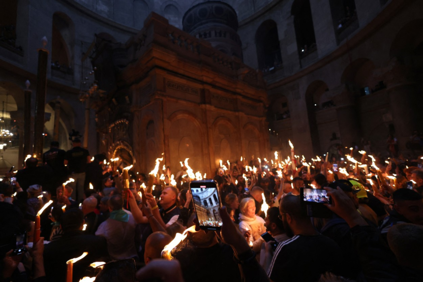 Sfânta Lumină va fi adusă astăzi în România de la Ierusalim. Măsuri sporite de securitate la Ierusalim 1 wp header logo 831
