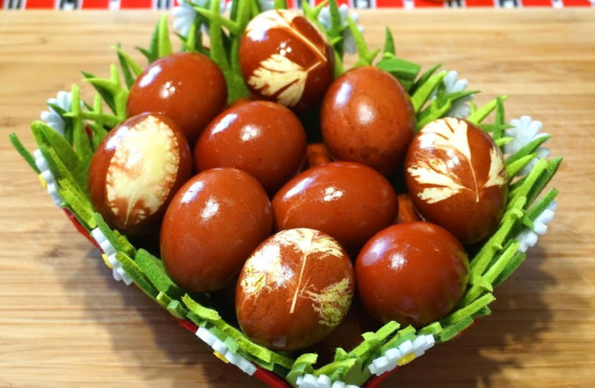 Ouă vopsite cu sfeclă roșie. Metoda naturală preferată de multe gospodine 1 wp header logo 838