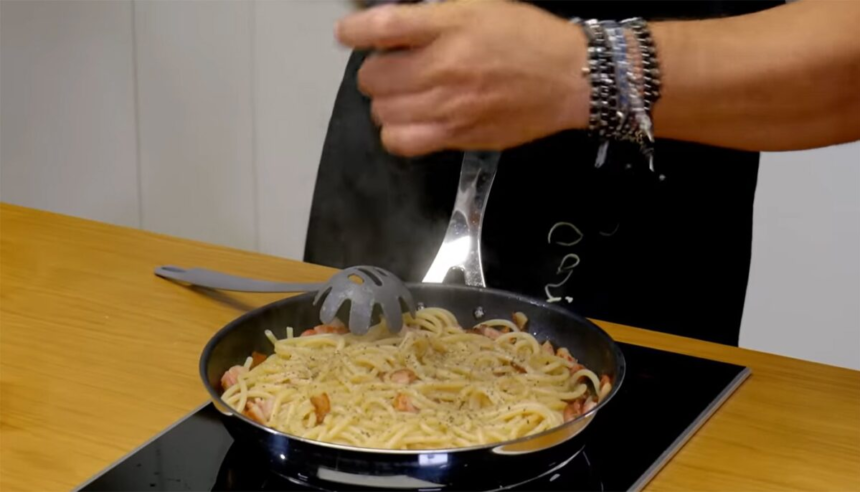 Condimentul pe care să nu-l pui niciodată dacă faci paste carbonara. Le distruge complet gustul original 1 wp header logo 1314