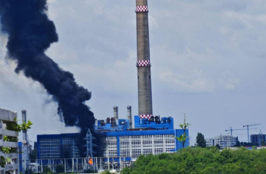 Al doilea incendiu la CET Vest, în Sectorul 6 al Capitalei, într-o lună: ard un transformator și o hală. A fost emis mesaj Ro-Alert 1 wp header logo 1826