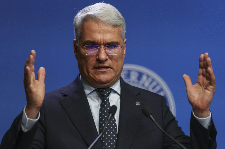 Pîslaru, despre creșterile salariale pentru demnitari: Nu am așezat în proiect remunerația pentru vreo categorie cu mâna 1 wp header logo 2000