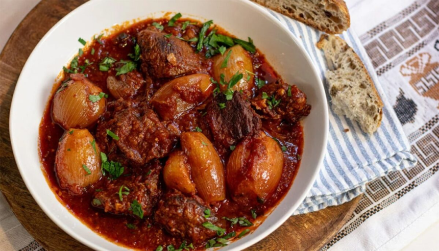 Rețetă Stifado | Cum se gătește tocănița grecească și ce condiment bizar se folosește 1 wp header logo 2202