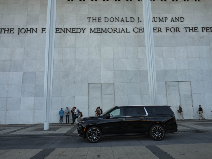 Numele lui Trump trebuie șters de pe Kennedy Center, a decis un judecător. Reacția colerică a președintelui american 1 wp header logo 2432