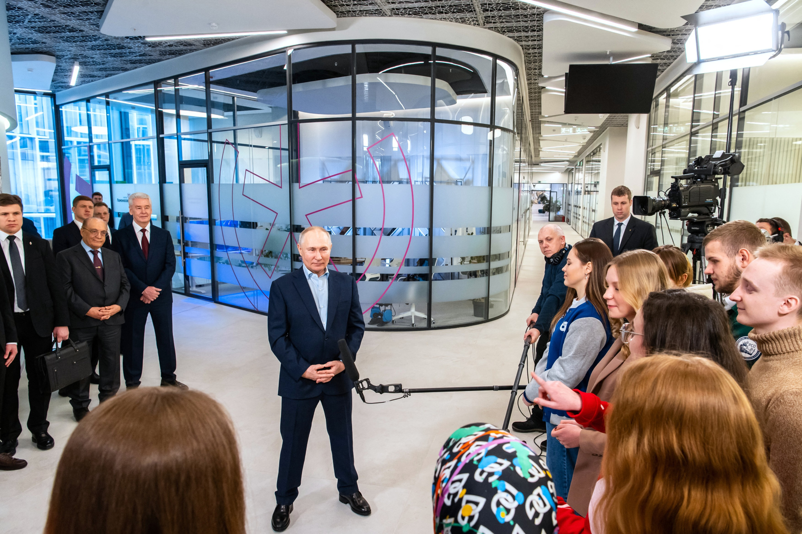 Putin vrea jumătate de milion de studenți străini în universitățile din Rusia. Motivele din spatele ordinului dictatorului 1 wp header logo 58